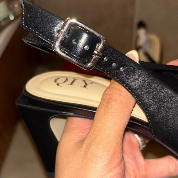 Qi Black Slingback Heels - Picture 5 of 6